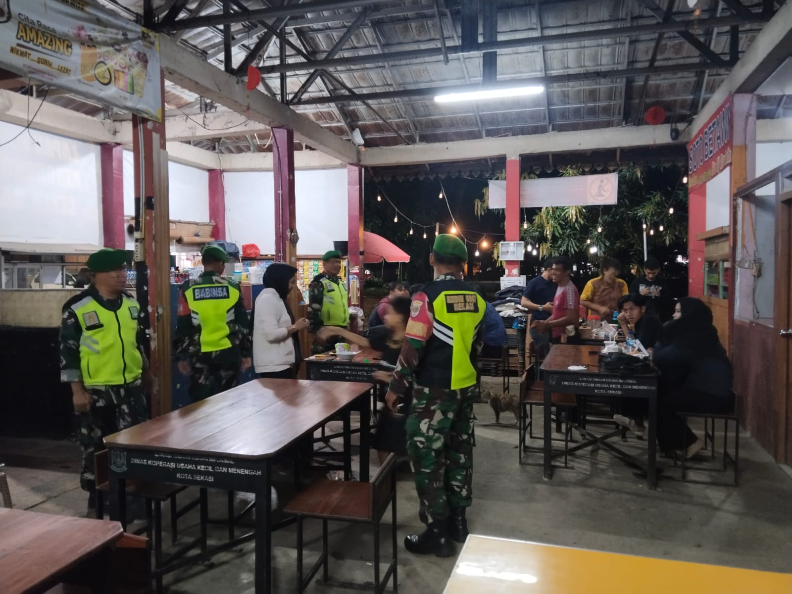 Demi Keamanan dan Kenyamanan Warga, Koramil 03/Teluk Pucung Rutin Gelar Patroli Malam