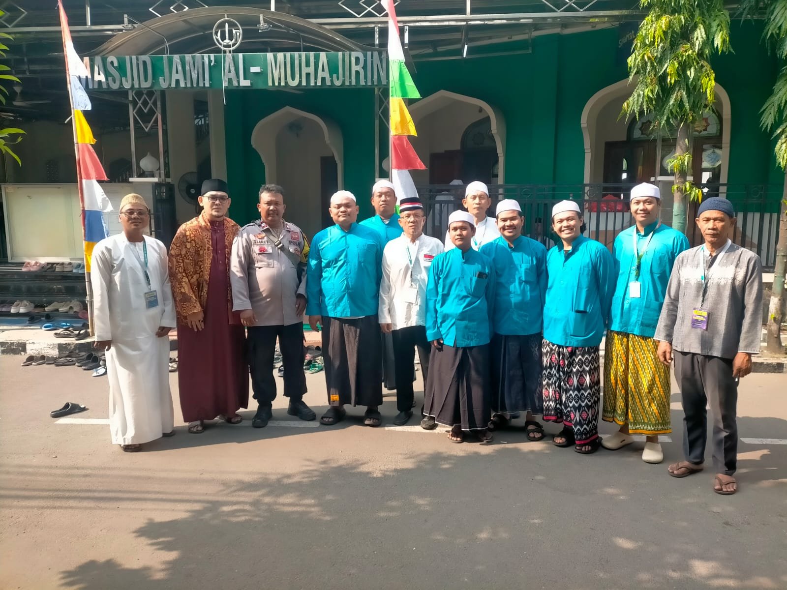 Bhabinkamtibmas Polsek Medan Satria Hadiri Peringatan Maulid Nabi Muhammad SAW di Masjid Al Muhajirin