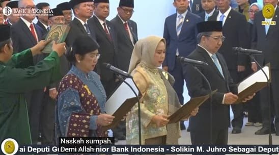 Ketua Mahkamah Agung Mengambil Sumpah Jabatan Gubernur Bank…