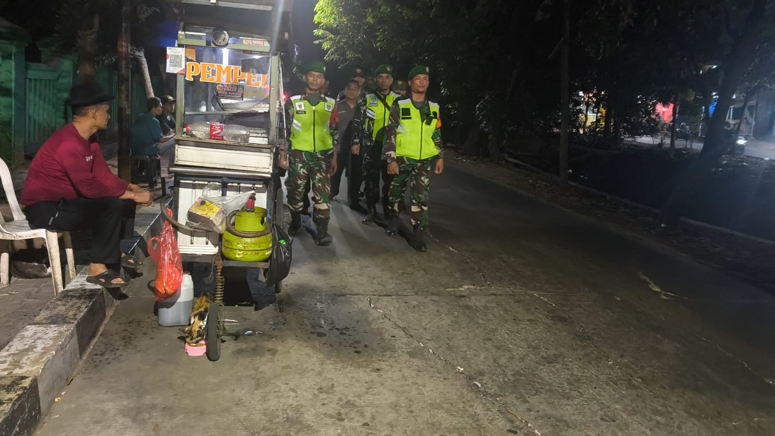 Cegah Gangguan Kamtibmas, Koramil 03/Teluk Pucung Bersama Aparat Gabungan Perkuat Patroli