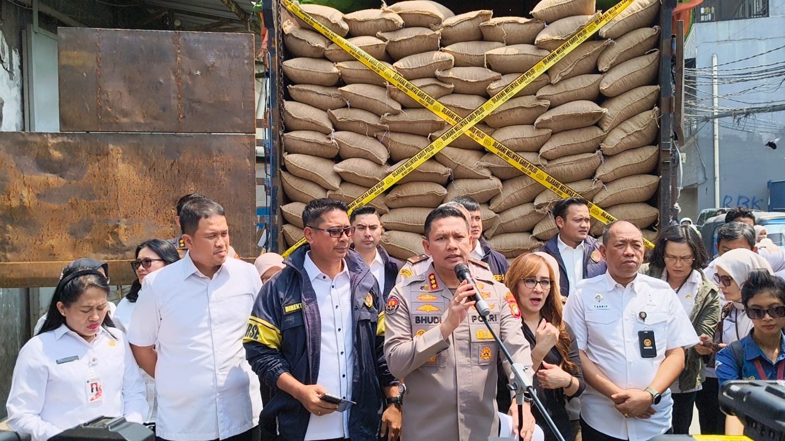 Polda Metro Jaya Ungkap Impor Ilegal 49,85 Ton Kacang Tanah