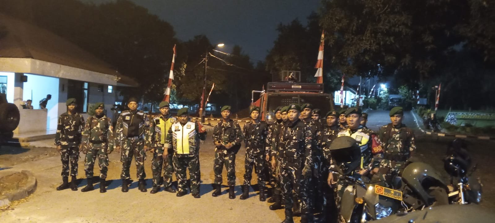 Wujudkan Keamanan, Koramil 01/Kranji dan Aparat Gabungan Gelar Patroli Malam