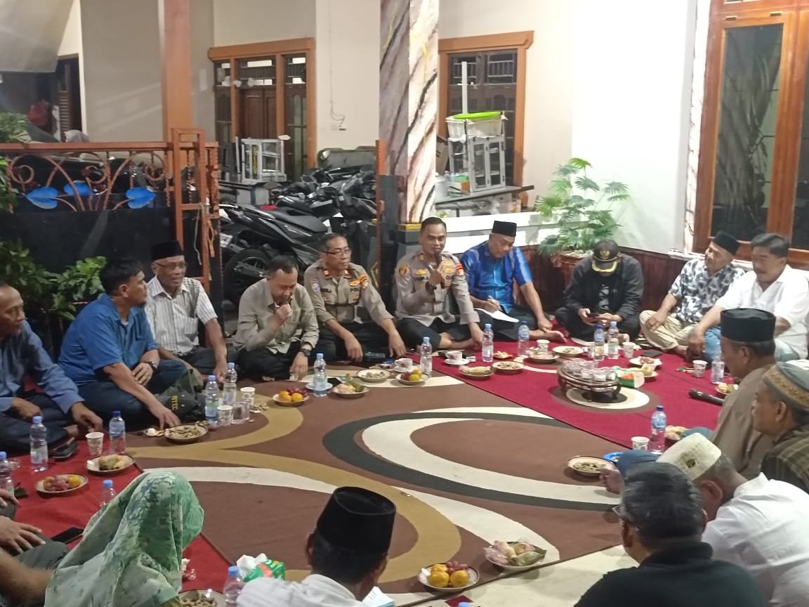 Polisi Bersama Masyarakat, Kapolsek Bekasi Barat Perkuat Silaturahmi Kamtibmas dengan Tokoh Masyarakat Kota Baru