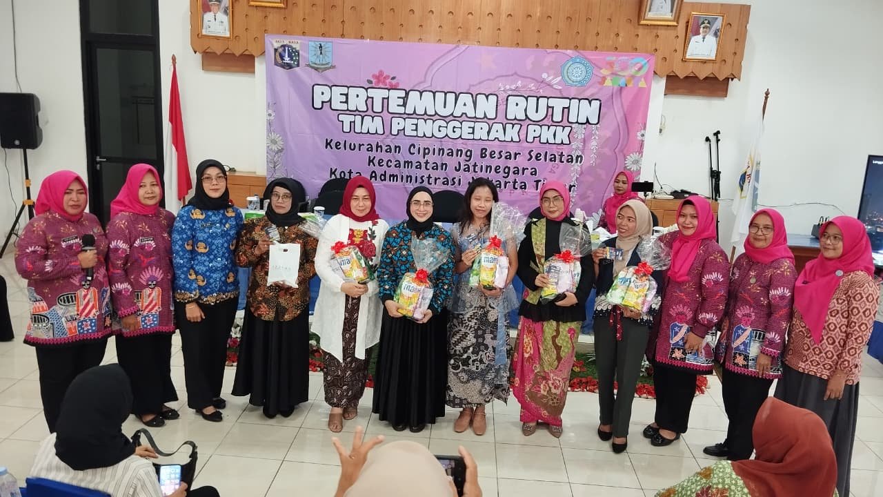 Tingkatkan Kreativitas, Kader PKK Cipinang Besar Selatan Gelar Kompetisi ‘Kreasi Batikmu’ Usai Pertemuan Rutin